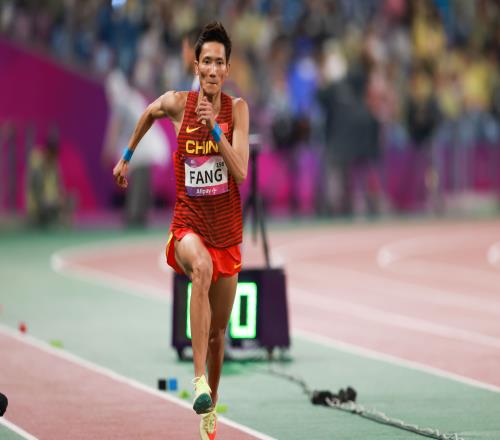 亚运会男子三级跳远中国选手朱亚明、方耀庆包揽金银