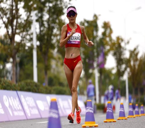 32岁“再从头”记杭州亚运会竞走冠军切阳什姐
