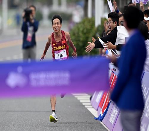 被保送污点！25岁何杰是中国马拉松第1人亚运会冠军+2破全国纪录