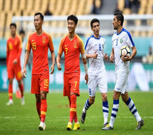 媒体人:韦世豪、谢鹏飞要扛旗了,扬科维奇弃用艾克森有魄力