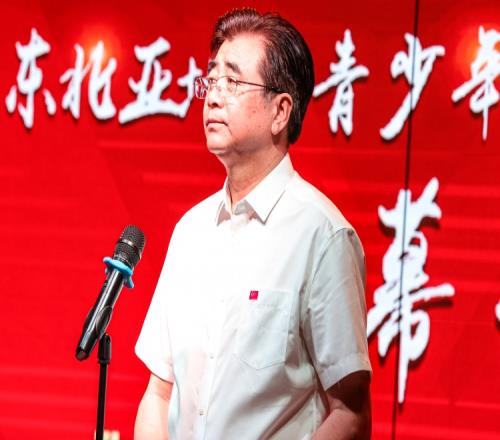 记者：宋凯是真的喜欢足球，并且个人球技在野球圈也算踢得不错