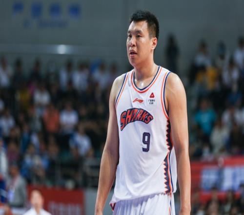难救主啊！闫鹏飞替补42分钟28投15中空砍33分10板2帽