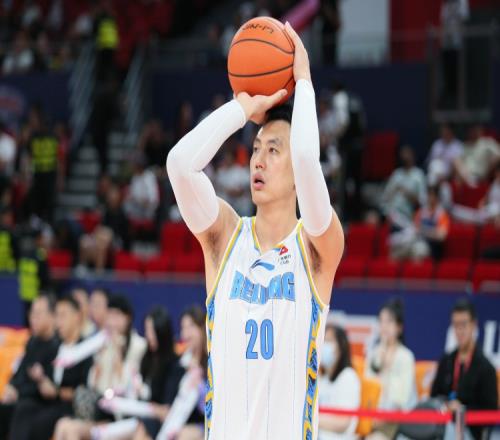 翟晓川怒怼球迷：要不你去当教练你们是教练还是谁要听你们的