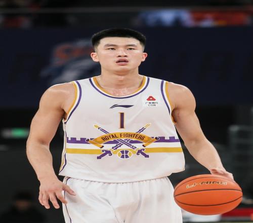 两双到手!孟子凯15中8拿到18分10篮板2助攻拼到6犯