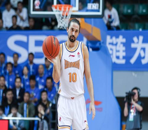 福建全队仅有12次助攻而山西全队有46次&施韦德一人就有14次