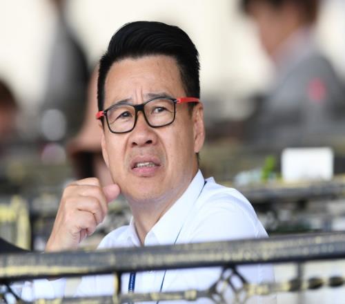 沪媒谈吴金贵争议言论:给自己往后执教生涯挖了难以填补的大坑