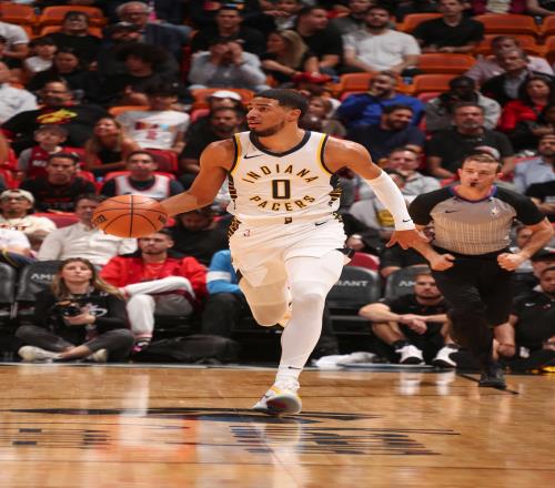 哈利伯顿单场至少26分10板13助且0失误此数据NBA历史第8次出现