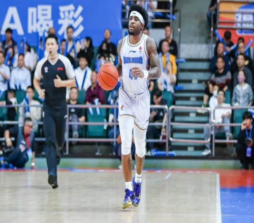 没有最差只有更差北汽男篮在五棵松请山东队“吃了顿饺子”