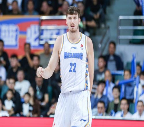 利夫今晚有望回归后卫布克由于感冒恐将缺席对阵四川