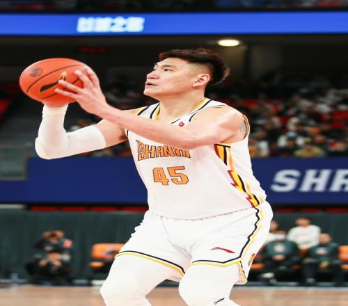 高效全能!常林半场7中5拿到11分5篮板5助攻