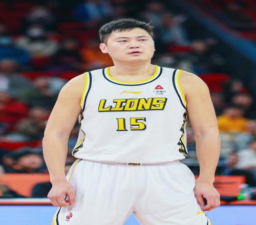 百步穿杨!王庆明三分5中4贡献16分4板5助罚球6中4