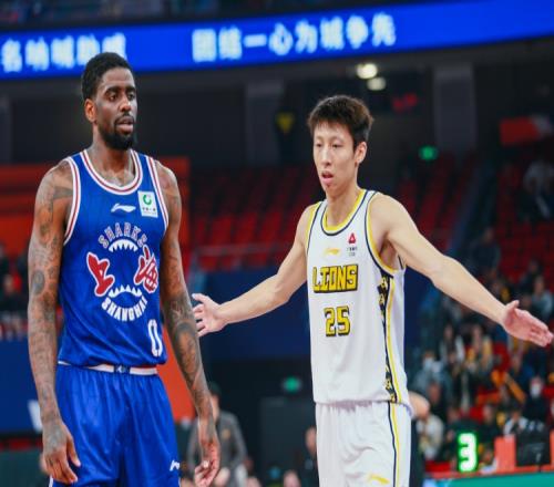 无奈6犯离场！赵岩昊出战34分钟14中7&三分6中2拿到16分3篮板