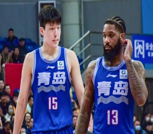 杨瀚森在新生代中锋对决中占绝对上风哼指导率队击败老东家