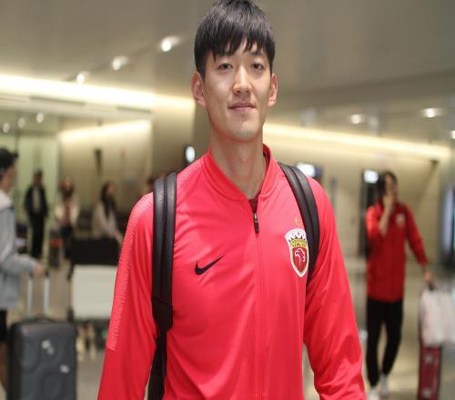 颜骏凌:库尔图瓦、阿利松的风格跟我有点像,以学习心态看世界杯