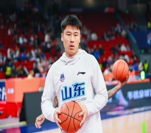 贾诚:我们队员有点对不起俱乐部和教练大家的确打得非常糟糕