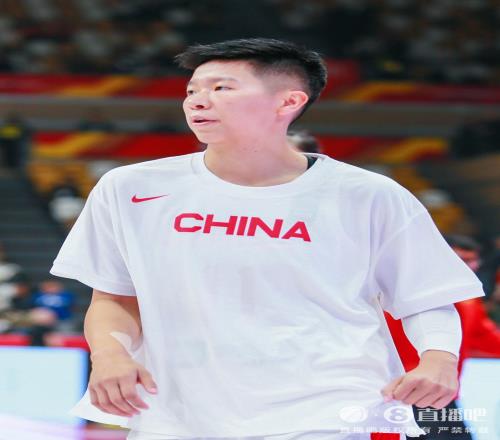 麦穗丰：罗欣棫和唐毓暂时比不上黄思静中国女篮的防守形同虚设