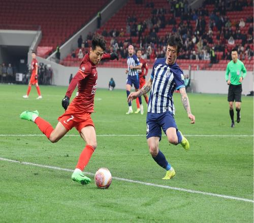 中国球员身价前20武磊降30万欧仍断档居首，蒋光太蒋圣龙70万第2