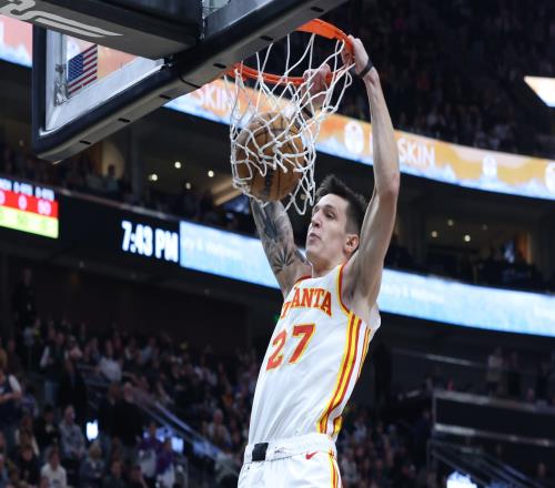 Woj:自由球员后卫克雷伊奇同意以4年1000万合同回归老鹰