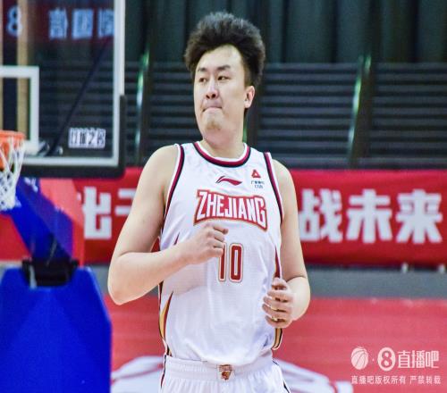 吃饼大师！刘泽一一球没进14中13爆砍29分8篮板