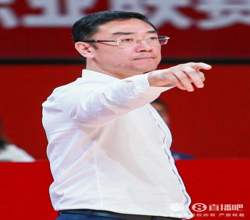 刘鹏：又要培养年轻球员又要赢球我想兼顾但确实挺难