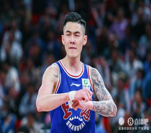 薛思佳：刘铮将大概率与上海队签署一份老将合同继续为上海征战