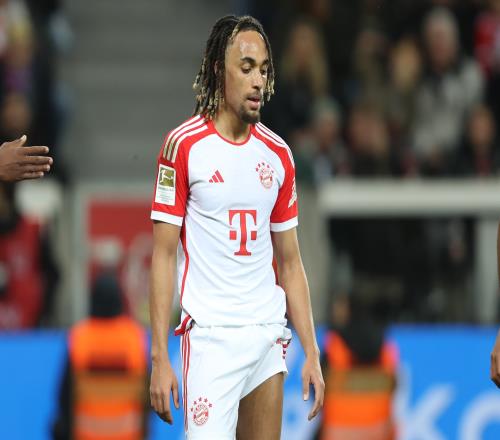 踢球者：博伊和萨拉戈萨在拜仁的处境可能改变，孔帕尼欣赏博伊