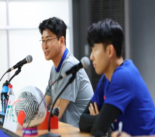 韩国主帅:绝境中的中国球员可能会踢得很粗暴,但我们要冷静