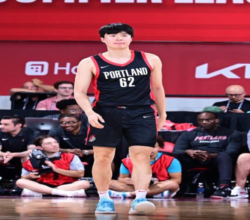 时间很多!李贤重20分钟积极性拉满得8+9+4&5前板三分7中0
