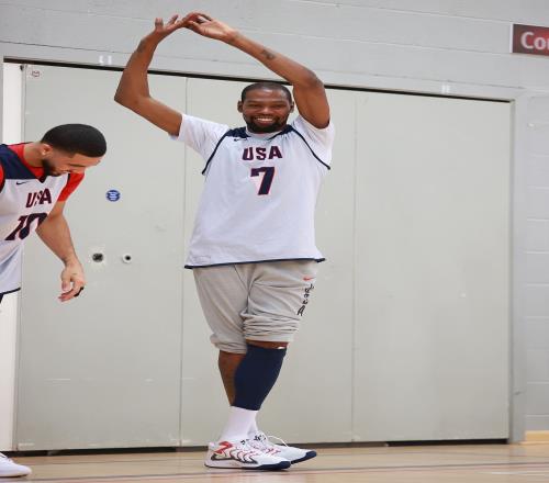 Windhorst:我认为KD将缺席美国队的奥运首战他还需更多时间养伤