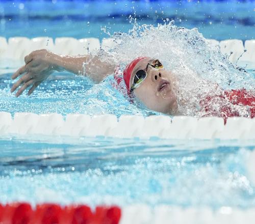 女子200米仰泳：中国选手彭旭玮顺利晋级决赛