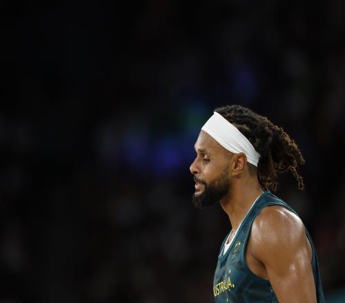 FIBA库里!Woj:自由球员帕蒂米尔斯一年330万加盟爵士