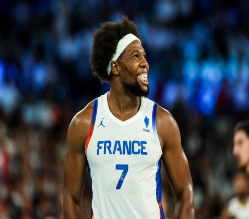 亚布塞莱:在欧洲确实过得很舒服但我一直想回到NBA