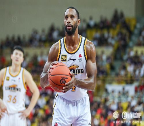 攻防俱佳！弗格23中11拿下34分6板2助3断2帽