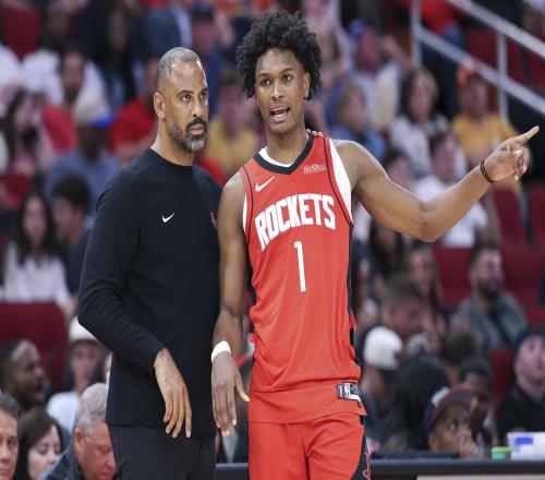 阿门汤普森:乌度卡教练帮助我进步向我传授NBA的门道