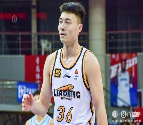 百步穿杨！鄢手骐11中7贡献全队最高20分三分10中6