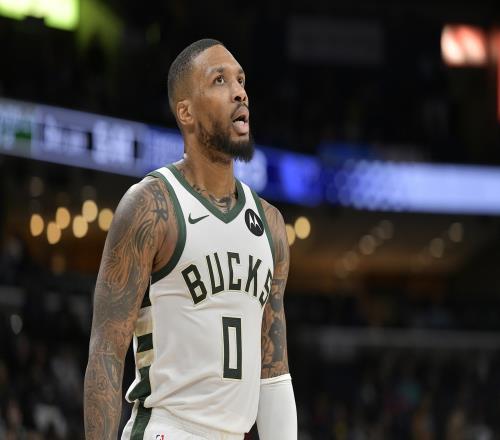 雄鹿NBA杯小组赛3胜0负晋级淘汰赛直接送猛龙出局!