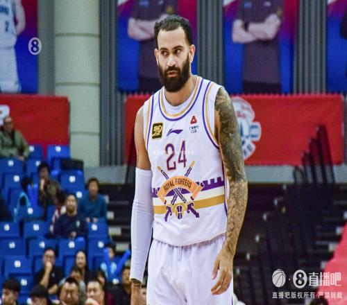 内线强势可惜空砍!里勒20中11&7罚全中空砍30分7助攻