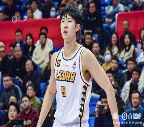 锋线利刃！赵嘉仁8投6中取16分2板4助朱俊龙8投5中得13分9板5助