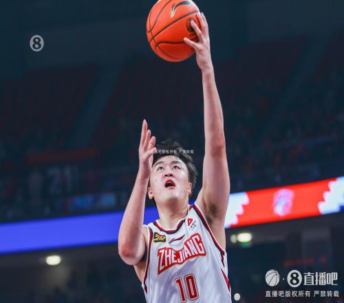获胜功臣！刘泽一11中9高效砍下19分13板2断拼下3前场篮板