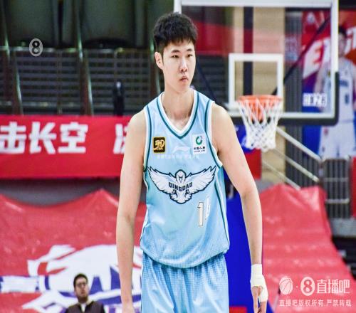 替补高效！赵嘉义半场6中5拿到14分6板1助2断