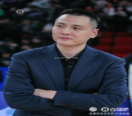 卢伟:今晚以新外援磨合为主希望上海在季后赛能打出一个好成绩