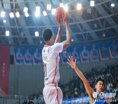 正负值+24最高!贝兹利半场13分钟5中3拿到9分4板三分2中1