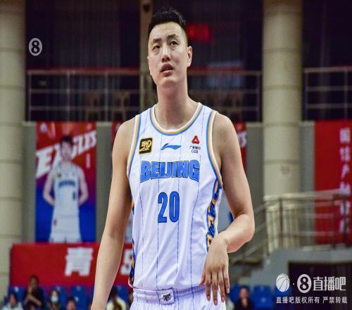 准到离谱！翟晓川24分钟7投6中贡献15分5板三分3中3