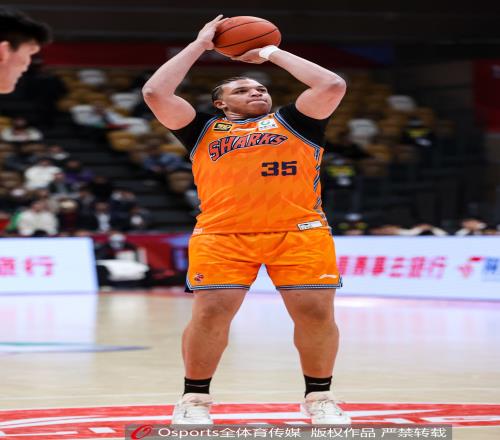 望无大碍！洛夫顿末节别到脚踝伤退全场11中7贡献22分11板4助