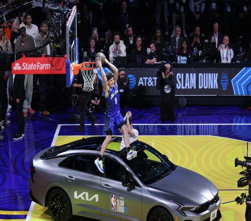 麦克朗三次夺得NBA扣篮大赛冠军历史第二人&比肩内特罗宾逊