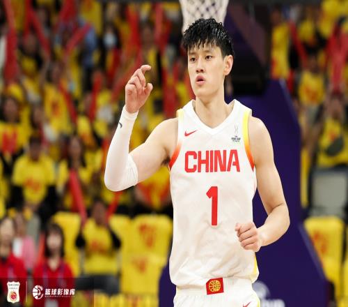 媒体人：今晚中国队的技战术精气神可塑之才都让球迷满意