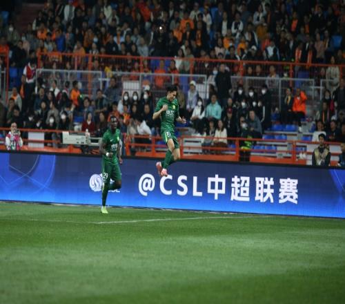 媒体人谈国安vs申花:前场的逼抢非常关键申花最大优点是转换快