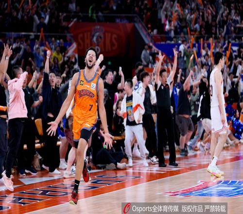 麦穗丰:哈维今天铁哭了但广东下半场犯了那么多错误