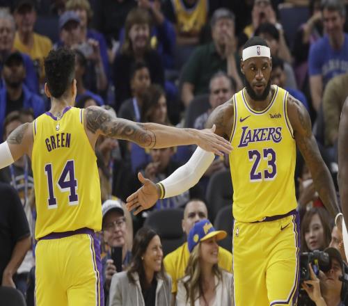 NBA历史仅4人在3支不同队夺过冠：约翰萨利、霍里、詹姆斯、铁林