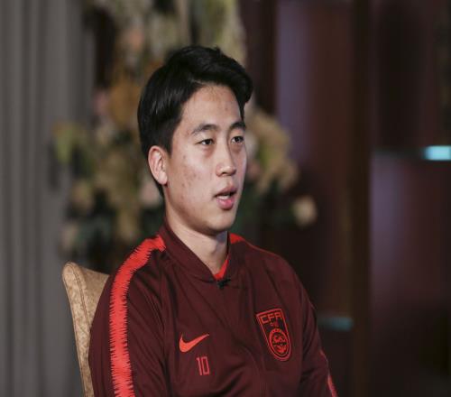 媒体人:长江球员胡靖航试训泰山,后者准备组织精兵强将打亚冠